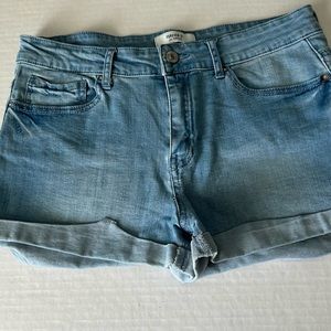 Forever 21 high rise denim jean shorts size 30.p